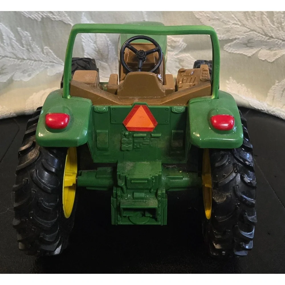 John Deere Ertl Toy Tractor Green Yellow Farm Vehicle Steerable Wheels